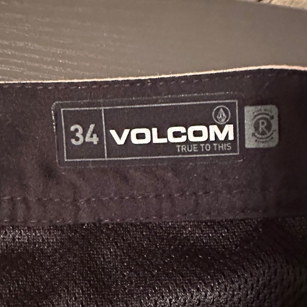 Volcom Men's Tan Shorts - Picture 3 of 5